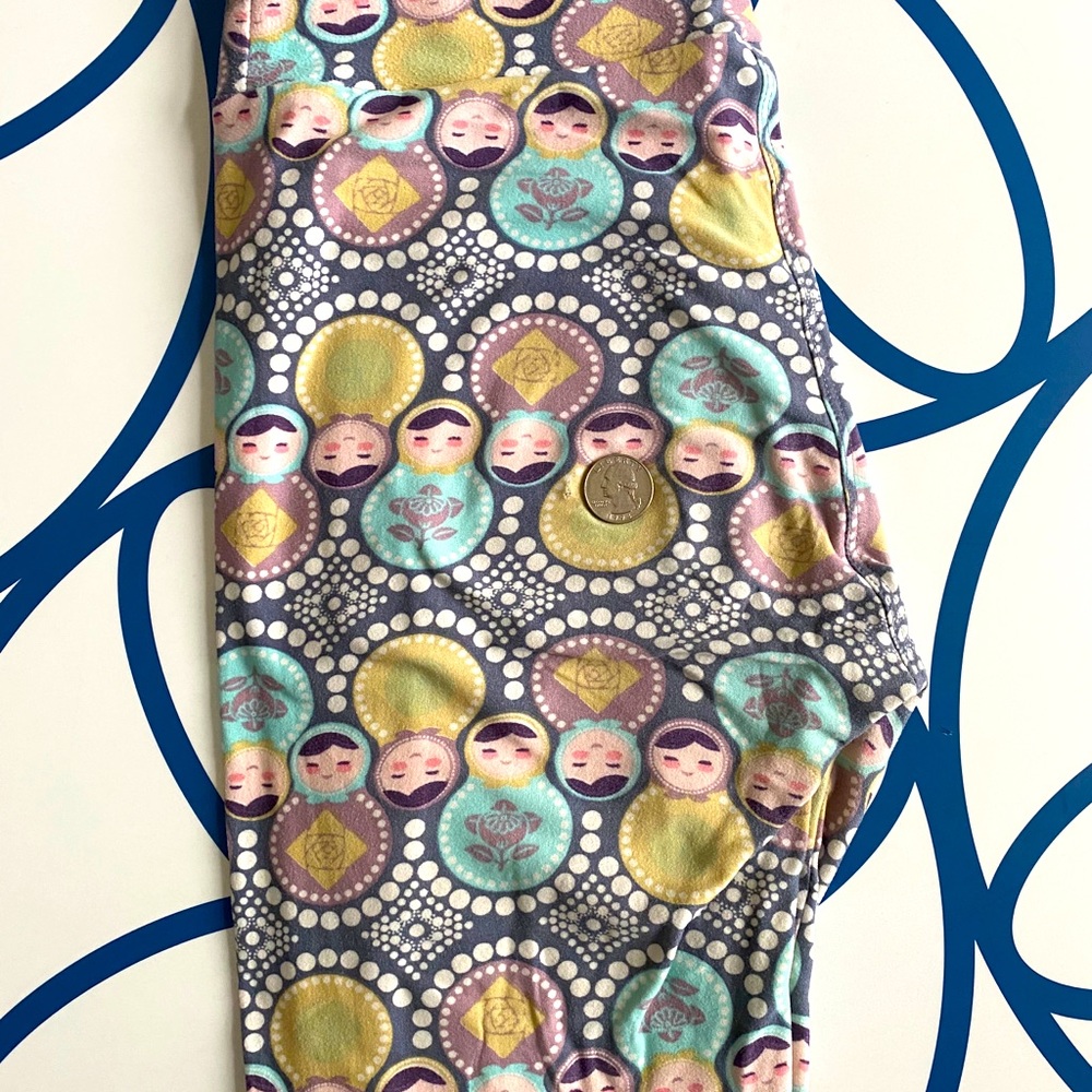 RARE LulaRoe Russian Doll OS (One size) leggings